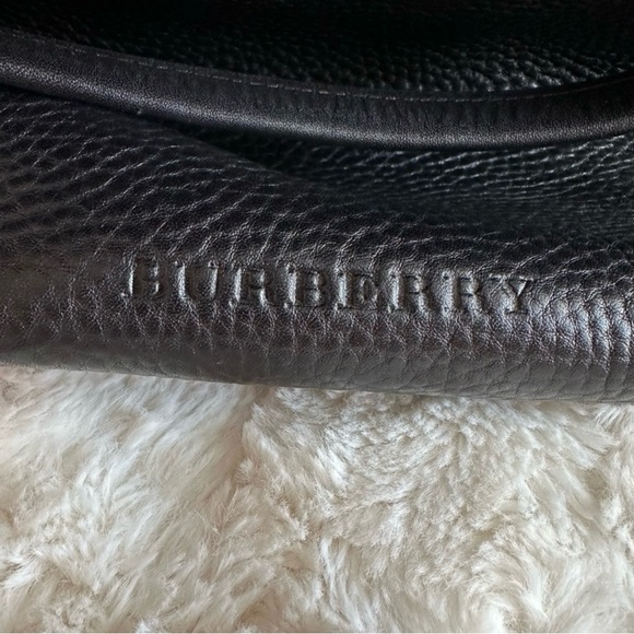 Authentic Burberry Maidstone Bag in Very Good Condition - Picture 5 of 11